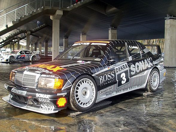 Mercedes Benz 190E - 