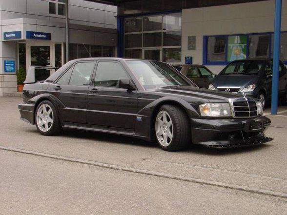 Mercedes Benz 190E - 