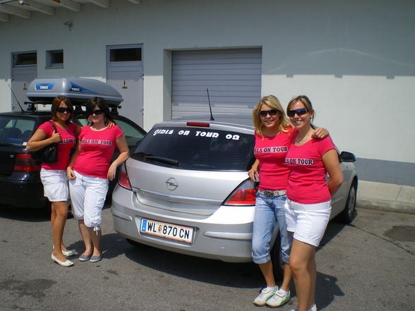 Girls on Tour 08 - 