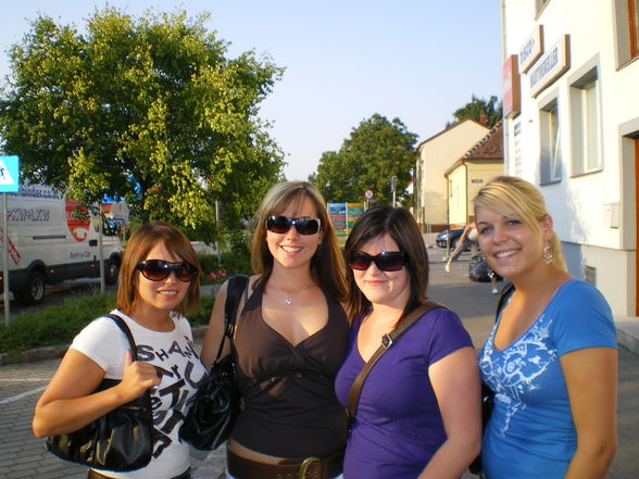 Girls on Tour 08 - 