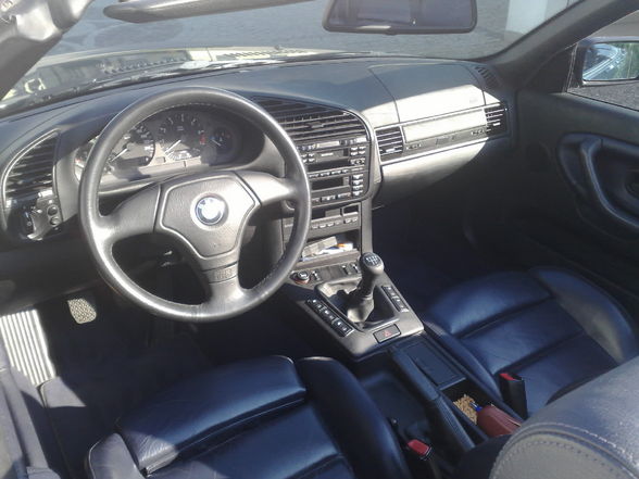 BMW 320i Cabrio - 