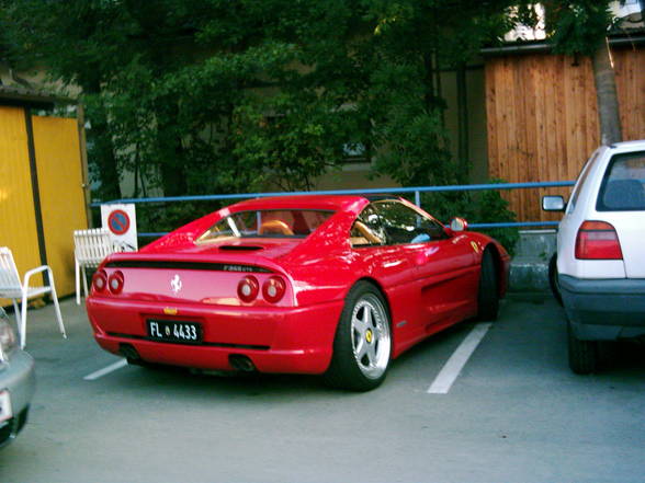 voi der geile Ferarri!!   *smile* - 