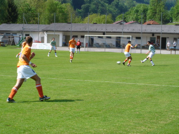 Hüssi beim kicken - 