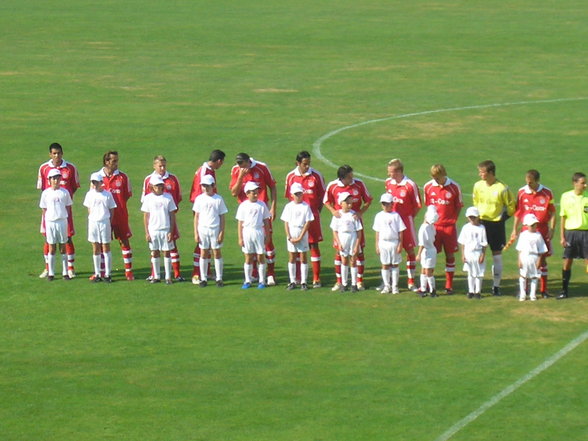 LASK Linz vs. Bayern München - 