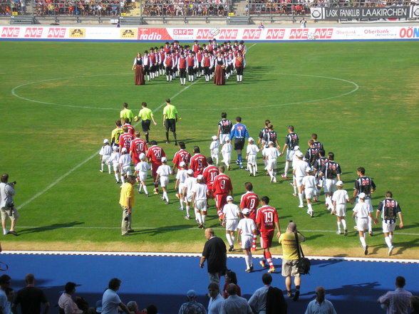 LASK Linz vs. Bayern München - 