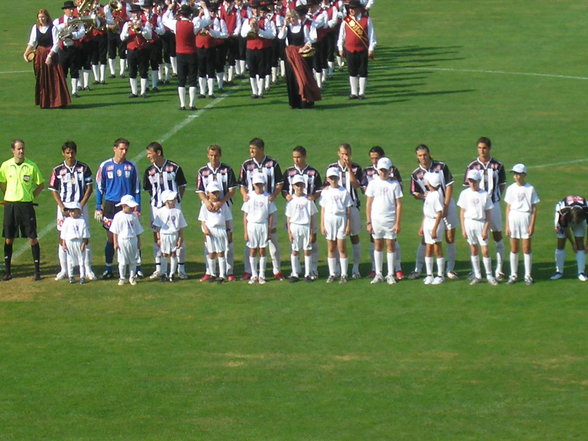 LASK Linz vs. Bayern München - 