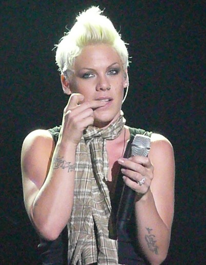 P!NK live Burg Clam - 