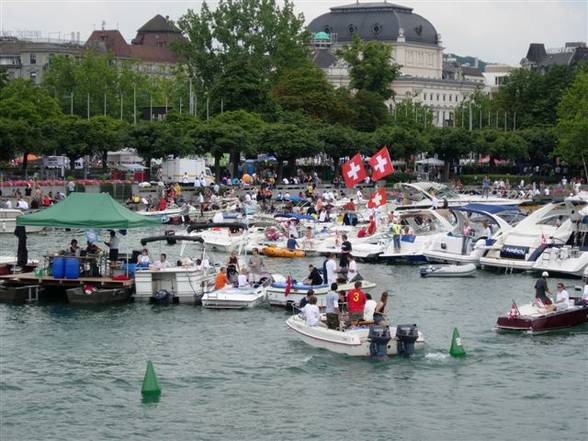 ZÜRICH 2oo5 *STREETPARADE*ZOOM* - 