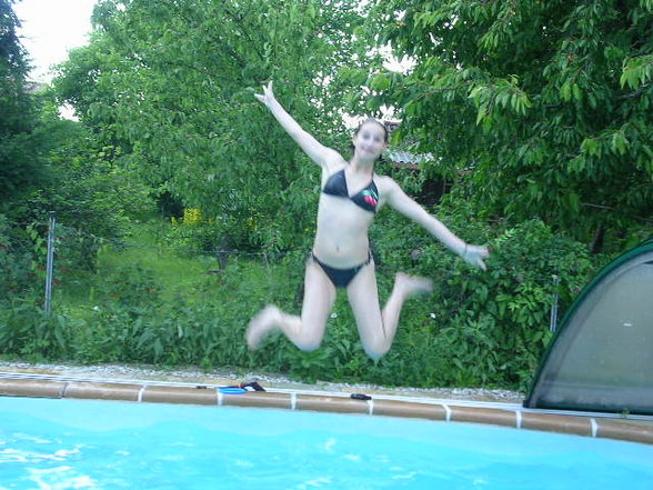 In Julia´s Pool!!! - 