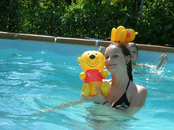 In Julia´s Pool!!! - 