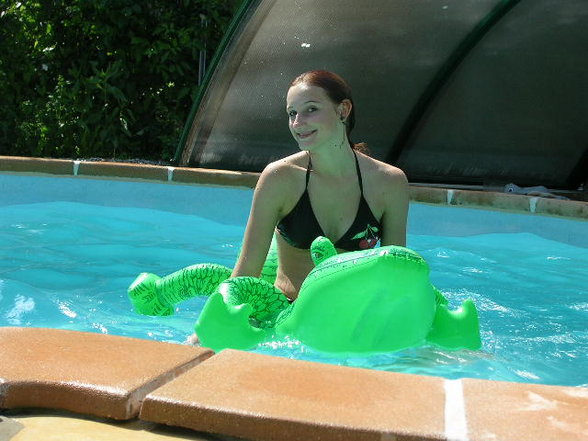 In Julia´s Pool!!! - 