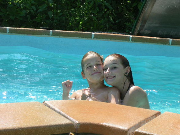 In Julia´s Pool!!! - 