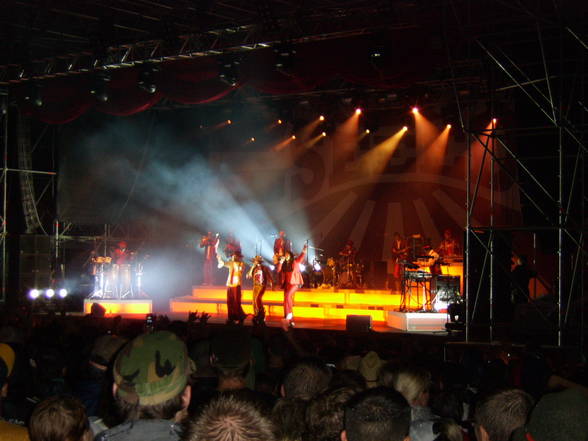 WE ARE IN CONCERT 2006 - 