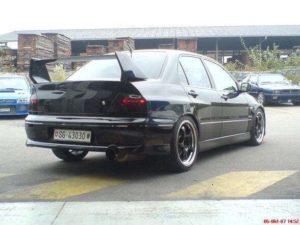 Mitsubishi...Evo 8 - 