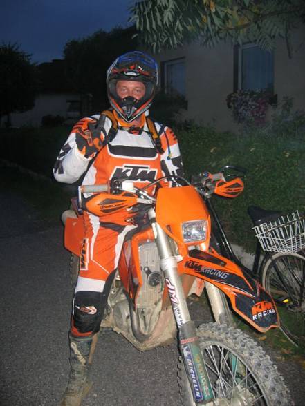 KTM RACING - 