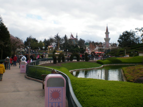 Paris, Normandie, Disneyland - 