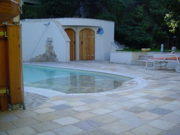 POOL AND STONE - 