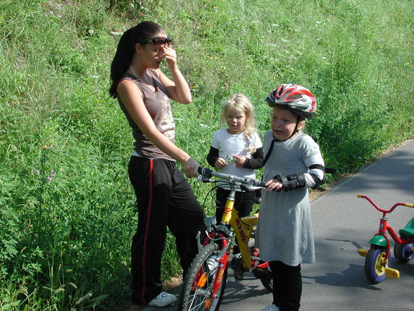 Selina lernt Radfahren - 