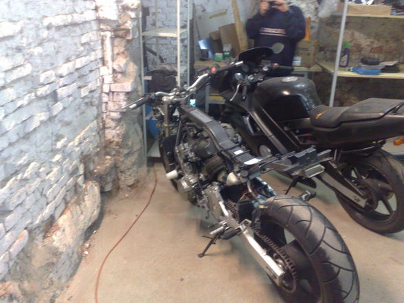 GARAGE UND MOPED UMBAU - 