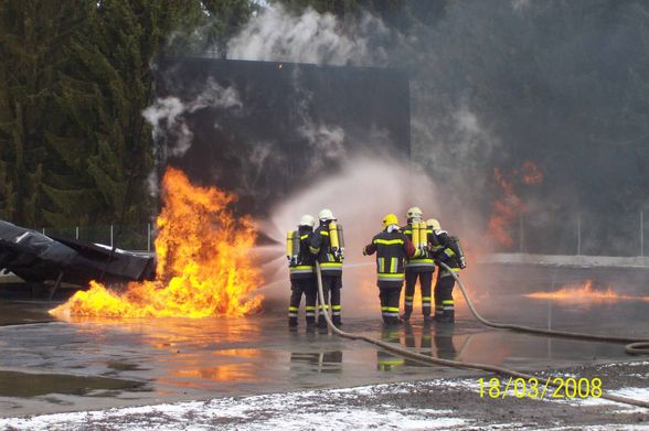 Flughafenfeuerwehr - 