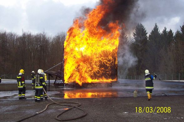 Flughafenfeuerwehr - 