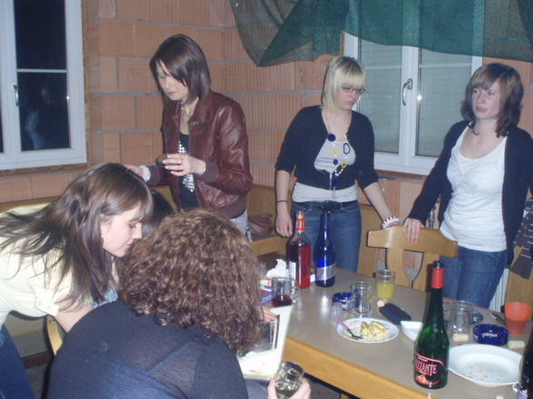 Sara, Astrid Party - 