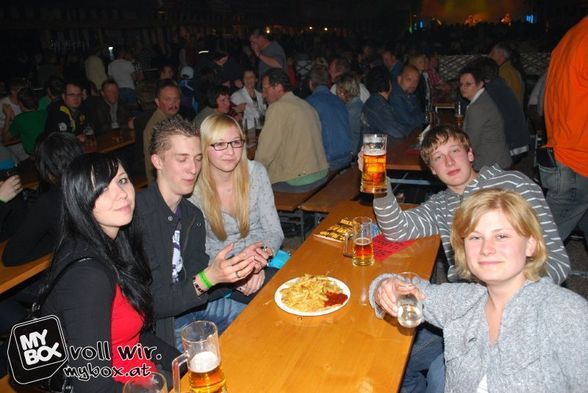 *Zeltfest UW* - 