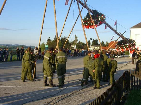 Maibaumaufstellen in Allerheiligen - 