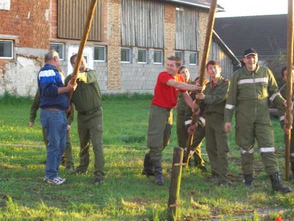 Maibaumaufstellen in Allerheiligen - 