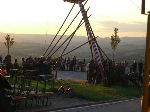 Maibaumaufstellen in Allerheiligen - 