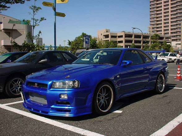 NISSAN SKYLINE - 