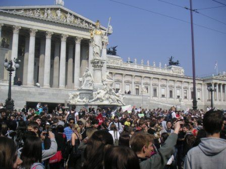 Demo vorm Parlament - 