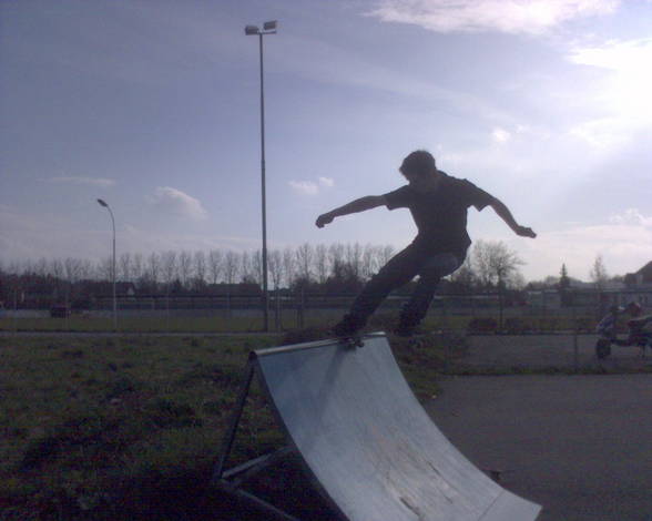 sKaTeSeSsIoNs - 