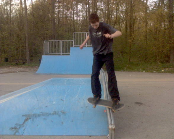 sKaTeSeSsIoNs - 