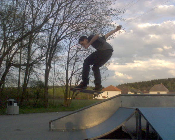 sKaTeSeSsIoNs - 