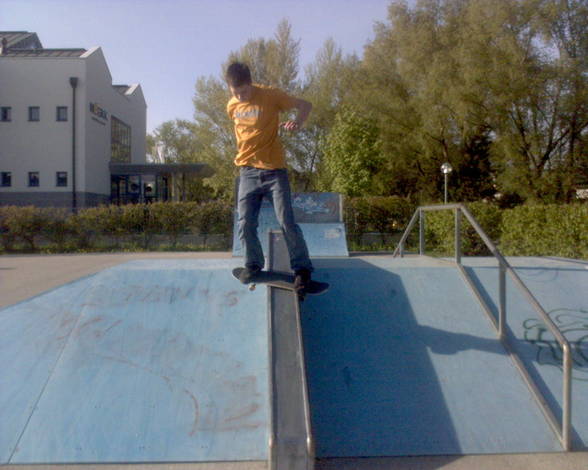 sKaTeSeSsIoNs - 