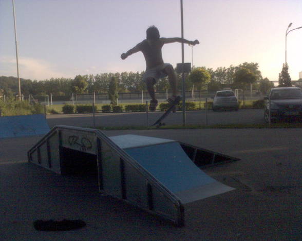 sKaTeSeSsIoNs - 