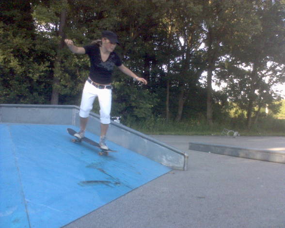 sKaTeSeSsIoNs - 