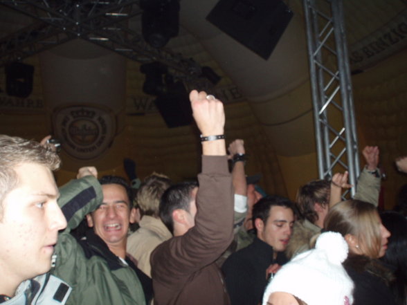 **RAVE ON SNOW FESTIVAL 2006** - 