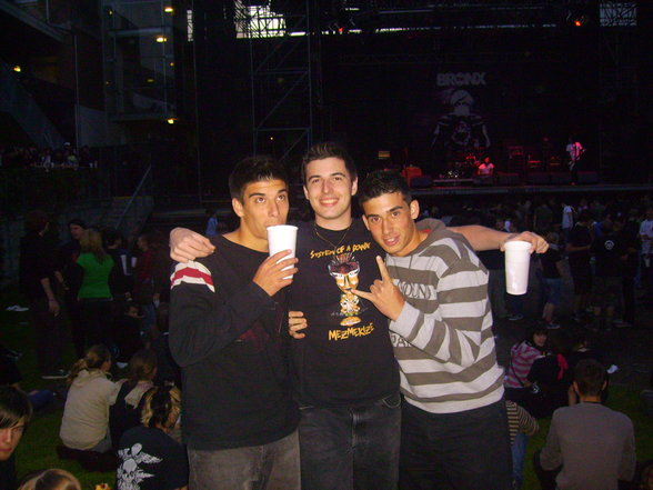 **Rise Against** - 