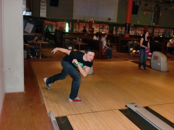 *BOWLING* - 