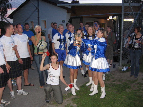 MINI-GARDE beim FUßballturnier - 