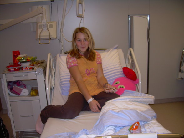 Im Krankenhaus :( sara besuchen ^^ - 