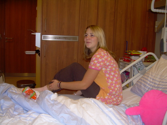 Im Krankenhaus :( sara besuchen ^^ - 