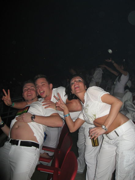 Sensation 08/09 - 