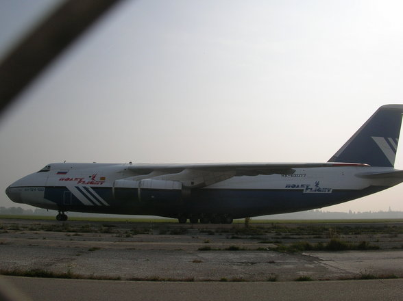 Antonov 124 - 