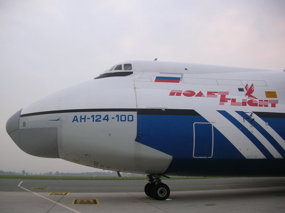 Antonov 124 - 