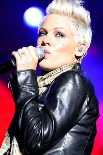 P!NK konzert am 6.7.07 auf burg clam - 