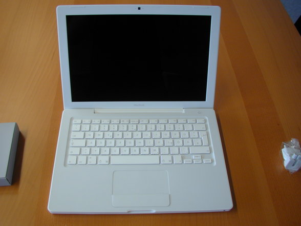 MacBook - 