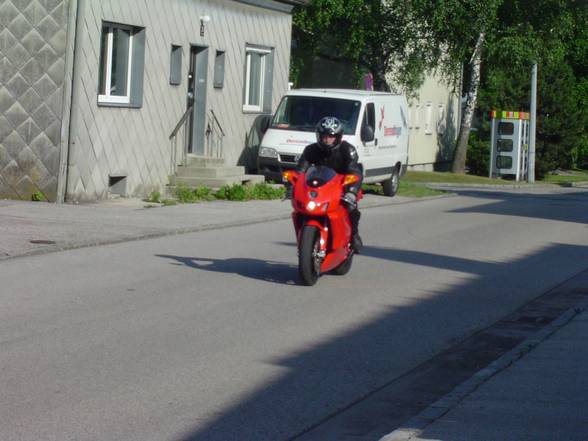 me@Ducati 999 - 